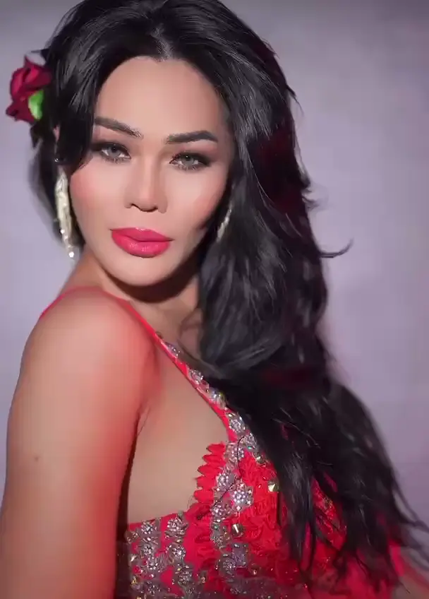 Dynamic belly dance performance showcasing Middle Eastern dance artistry in Bali